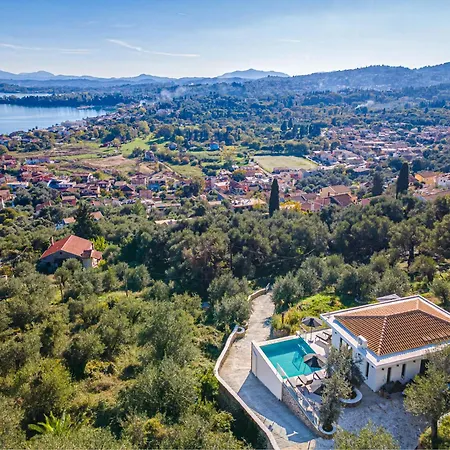 Mimosa With Private Swimming Pool *