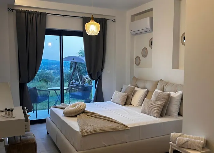 Mimosa With Private Swimming Pool *