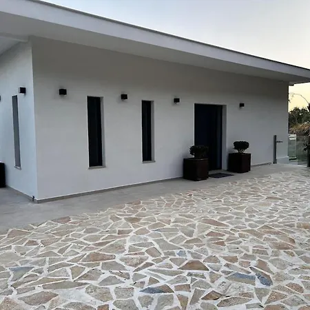 Mimosa With Private Swimming Pool