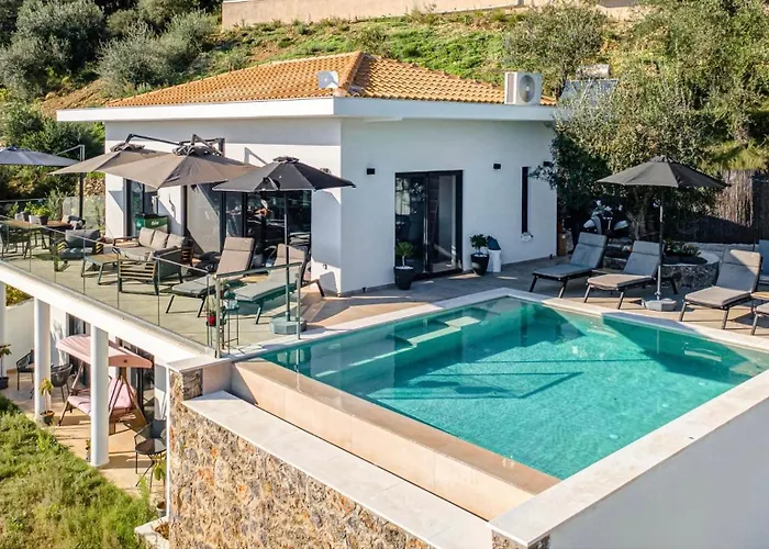 Villa Mimosa With Private Swimming Pool *