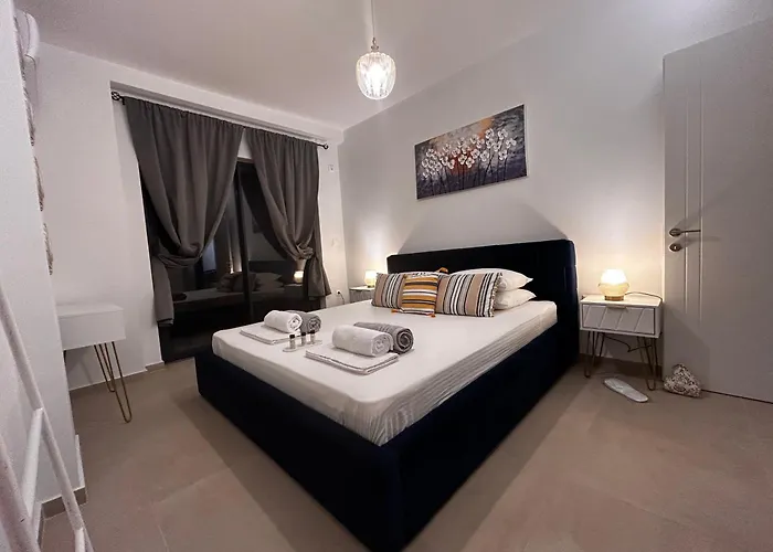 Mimosa With Private Swimming Pool *